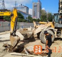 草黄a逼观看在线高温下的坚守｜道路建设者用汗水铺就畅通路